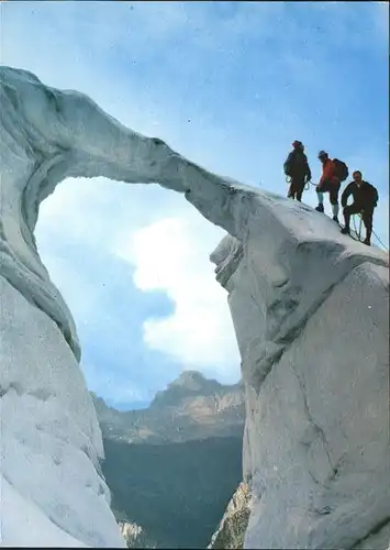 Dolomiten mit Bergsteigern auf dem Marmolada Kat. Italien