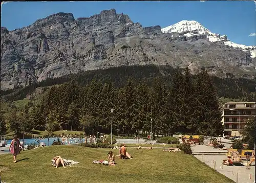 Leukerbad Thermalschwimmbad Liegewiese