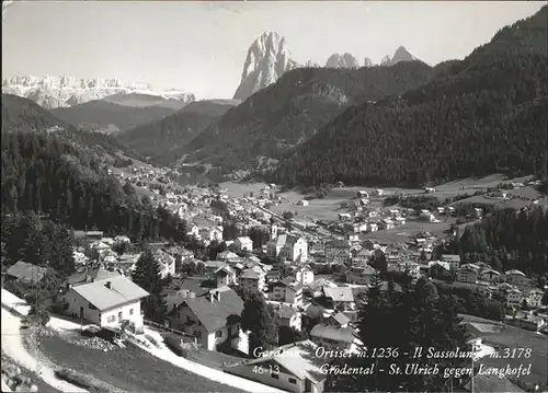 St Ulrich Groeden Tirol Panorama gegen Langkofel Kat. Salten Schlern