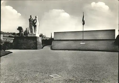 Rom Roma Mausoleo Ardeatino vista dal Piazzale /  /Rom