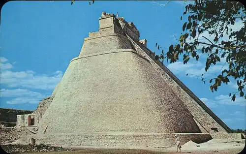 Uxmal Yucatan Templo del Adivino Tempel Ruinen der Maya