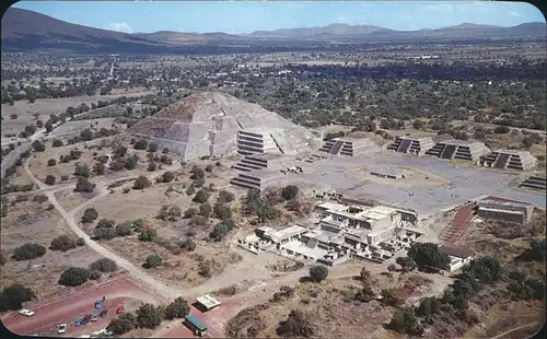 Teotihuacan Vista aerea Plaza y Piramide del la Luna Pyramide Ruine praehistorische Stadt Kat. Mexiko