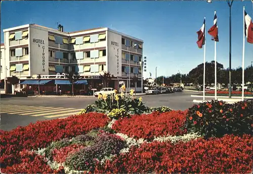 Royan Charente Maritime Entree de la Ville Hotel le Girondin Massif de fleurs pres de la Tache Verte Kat. Poitiers Charentes