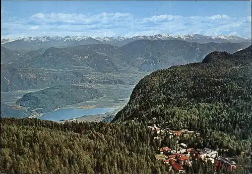 Kalterer See Suedtirol mit Mendel Pass / Kaltern an der Weinstrasse /Bolzano
