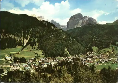 Trentino Dolomiten Dolomiti di Fassa Canazei con Sass Pordoi