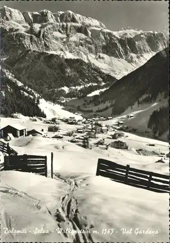 Wolkenstein Groeden mit Alpenpanorama Kat. Groeden Tirol