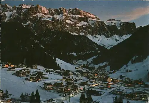 Wolkenstein Groeden im Winter bei Abendstimmung Kat. Groeden Tirol