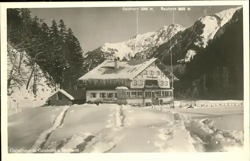 Fuessen Allgaeu Giebelhaus mit Geishorn und Rauhorn