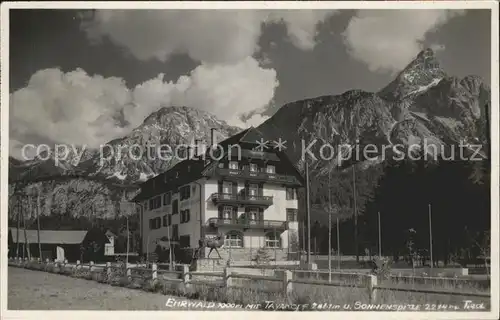 Ehrwald Tirol mit Tayakopf und Sonnenspitze Mieminger Kette / Ehrwald /