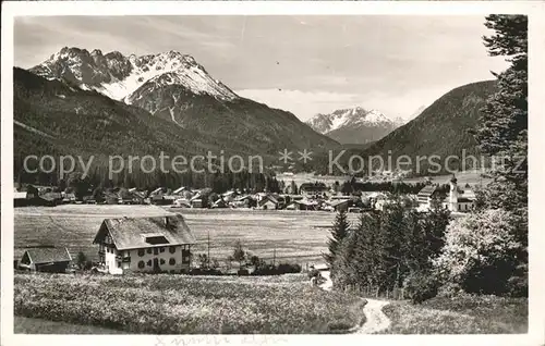 Ehrwald Tirol Panorama gegen Fernpass mit Wannek / Ehrwald /