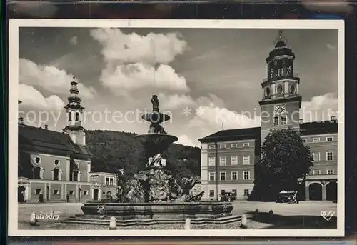 Salzburg Oesterreich Residenzbrunnen und Glockenspiel / Salzburg /Salzburg und Umgebung