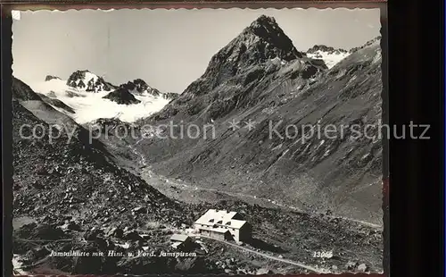 Jamtalhuette gegen Jamspitzen Schutzhaus Silvretta Kat. Oesterreich