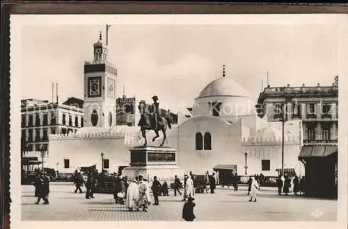 Alger Algerien Statue du Duc d`Orleans et Mosque Djemaa Djedid / Algier Algerien /