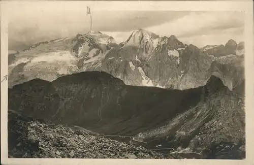 Canazei Suedtirol La Marmolada col Passo di Pordoi Dolomiti Kat. 