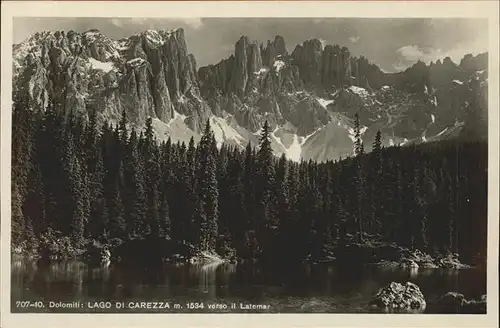 Welschnofen Suedtirol Lago di Carezza verso il Latemar Dolomiti