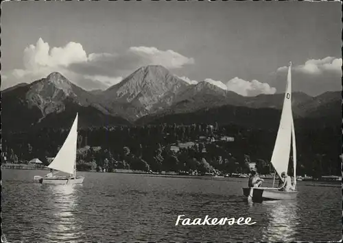 Faak am See Finkenstein Faakersee Segelboot Mittagskogel Tuerkenkopf Karawanken Kat. Finkenstein am Faaker See