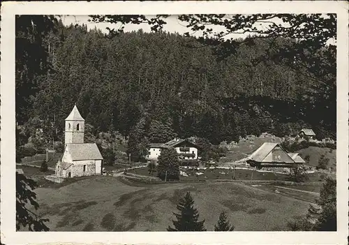 Avelengo Ortsansicht mit Kirche