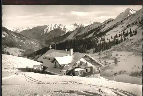 Hirschegg Kleinwalsertal Vorarlberg Schwarzwasserhuette Wintersportplatz Alpenpanorma Kat. Mittelberg