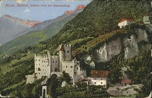 Meran Schloss Tirol mit Brunnenburg / Italien /