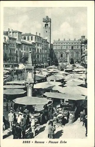 Verona Italia Piazza Erbe /  /