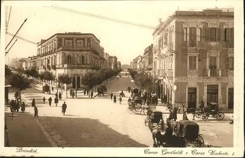 Brindisi  Corso Garibaldi Umberto Kutsche  / Apulien /