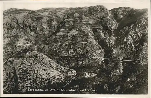 Lovcen Lovcen Hauptgebirge
Serpentinen / Montenegro /