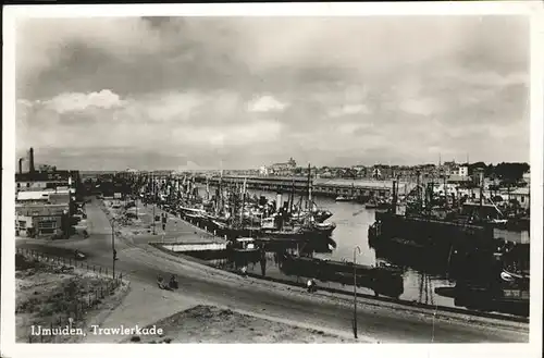 Ijmuiden Trawlerkade Schiff  / Niederlande /