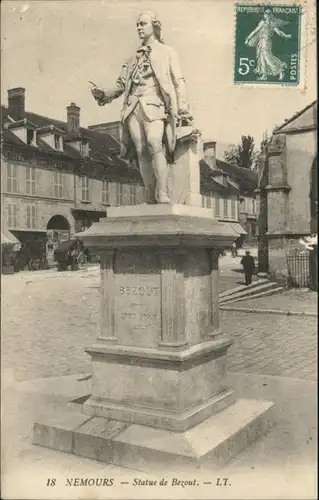 ws69019 Nemours Seine-et-Marne Nemours Statue Bezout x Kategorie. Nemours Alte Ansichtskarten