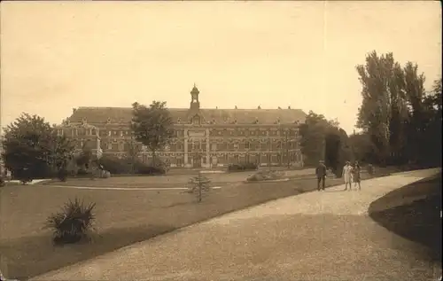 Cambrai College Municipal  x