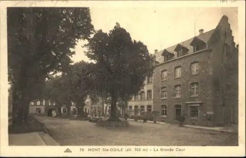 ww80118 Mont-Ste-Odile Mont-Sainte-Odile  Mont-Sainte-Odile La Grande Cour x Kategorie. Rhinau Alte Ansichtskarten