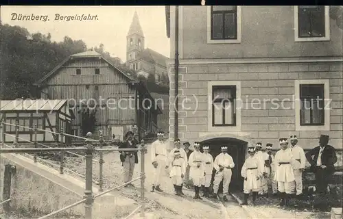 Duerrnberg Hallein Bergeinfahrt  (Maenner in Trachten) Kat. Hallein