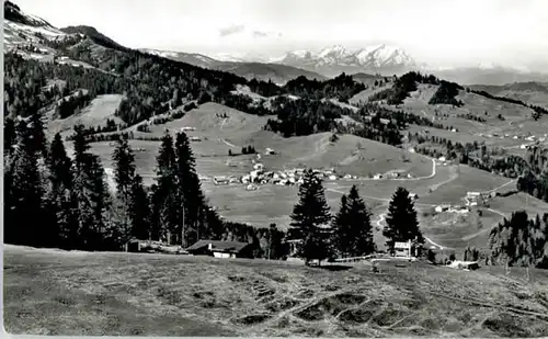 Lindenberg Allgaeu Lindenberg Allgaeu [Verlag W. Roessler] Gaststaette Huendle-Alpe  * / Lindenberg i.Allgaeu /Lindau LKR