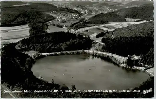 Daun Eifel Daun Gemuender Maar Fliegeraufnahme * / Daun /Vulkaneifel LKR