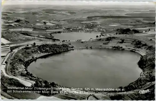 Daun Eifel Daun Weinfelder Maar Fliegeraufnahme * / Daun /Vulkaneifel LKR