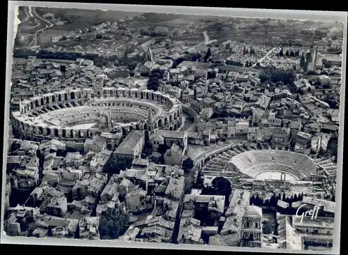 Arles Bouches-du-Rhone Arles Fliegeraufnahme Arenes Theatre Antique * / Arles /Arrond. d Arles