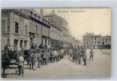 Vouziers Vouziers Marktplatz Soldaten x / Vouziers /Arrond. de Vouziers