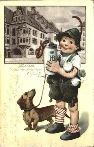 Muenchen Hofbraeuhaus Junge mit Bier und Hund / Muenchen /Muenchen LKR