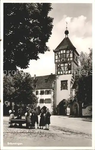 Braeunlingen Stadttor mit oesterreichischem Doppeladler Brunnen Trachten / Braeunlingen /Schwarzwald-Baar-Kreis LKR