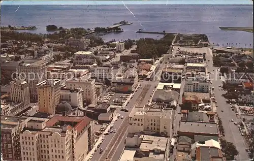 Saint Petersburg Florida Air view of Downtown Municipal Pier and Tampa Bay Kat. Saint Petersburg