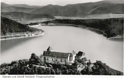 Schloss Waldeck Schloss Waldeck Fliegeraufnahme Edersee * / Waldeck /Waldeck-Frankenberg LKR