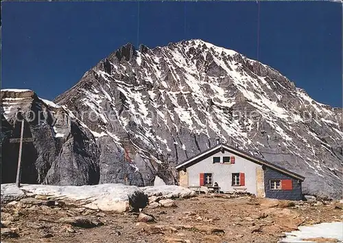 Loetschenpass Huette mit Balmhorn / Loetschenpass /Rg. Gastere