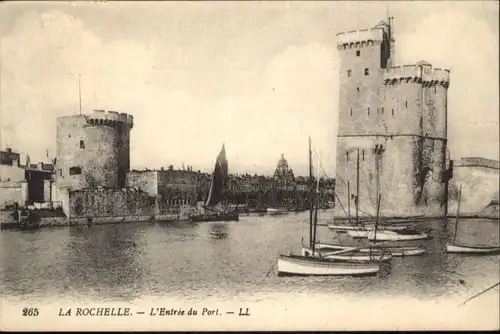 La Rochelle Charente-Maritime La Rochelle Entree du Port x / La Rochelle /Arrond. de La Rochelle