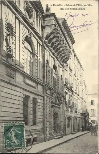 La Rochelle Charente-Maritime La Rochelle Balcon de l'Hotel de Ville Rue des Gentilhommes x / La Rochelle /Arrond. de La Rochelle