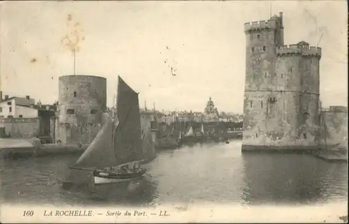 La Rochelle Charente-Maritime La Rochelle Sortie du Port x / La Rochelle /Arrond. de La Rochelle