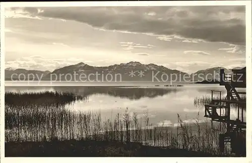 Seebruck Chiemsee Uferpartie Foehnstimmung Alpenpanorama Chiemgauer Alpen Kat. Seeon Seebruck