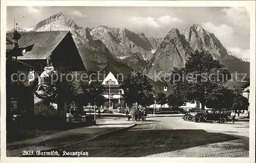 Garmisch-Partenkirchen Hauptplatz mit Alpenblick Pferdefuhrwerk / Garmisch-Partenkirchen /Garmisch-Partenkirchen LKR