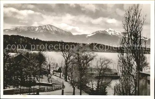 Chieming Chiemsee Uferstrasse Blick zum Hochfelln und Hochgern Chiemgauer Alpen / Chieming /Traunstein LKR