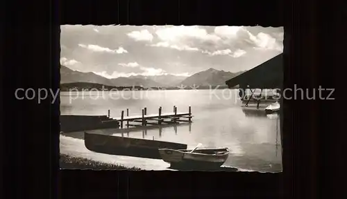 Chieming Chiemsee Bootshafen Steg Blick zum Hochfelln Kaisergebirge und Hochgern Chiemgauer Alpen / Chieming /Traunstein LKR