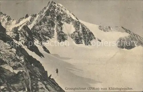 Heiligenblut Kaernten Grossglockner Blick vom Koednitzgletscher Hohe Tauern Bergsteiger Kat. Heiligenblut