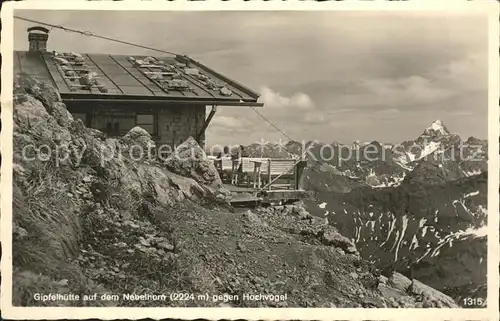 Oberstdorf Gipfelhuette auf dem Nebelhorn gegen Hochvogel Alpenpanorama Kat. Oberstdorf